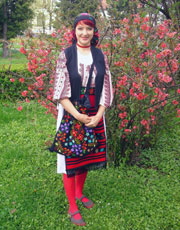 Ирина - Ваш гид по Румынии, некоторые тематические экскурсии провожу в оригинальном национальном костюме